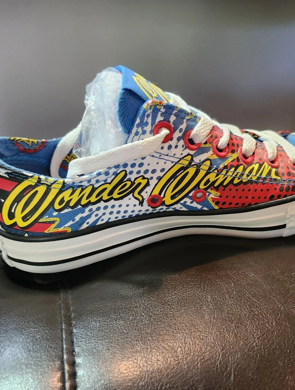 Converse Wonder Woman Comic Pop Art Sneakers - Blue, Red, Yellow, White - Picture 6 of 12
